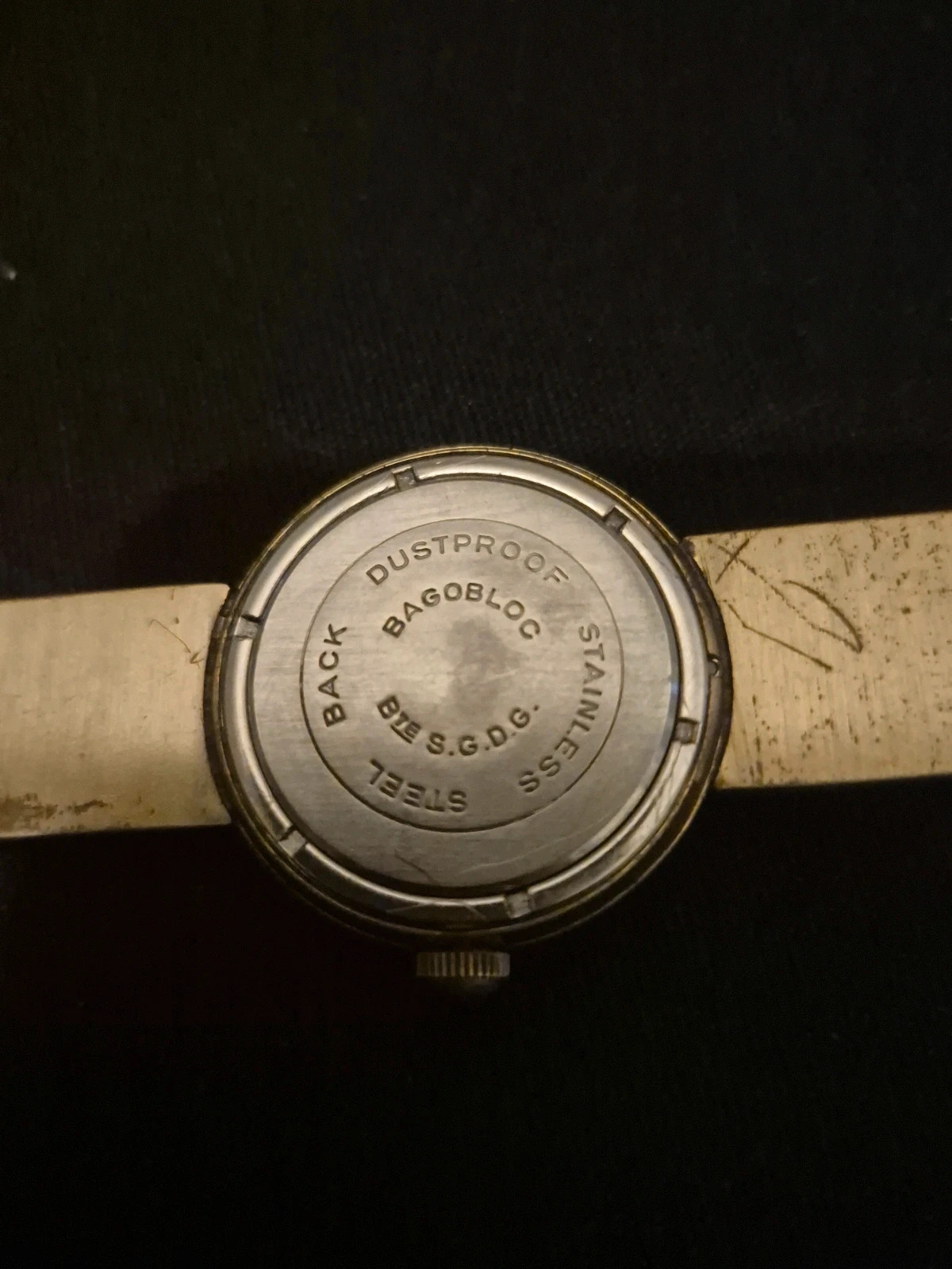 Montre Watra coupe lettres – watra – taille 30–38 mm 3