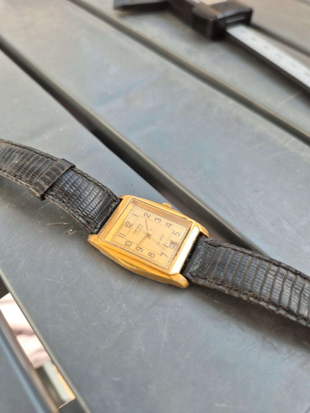 Montre Yema quartz doré – Yema – taille 30–38 mm 4