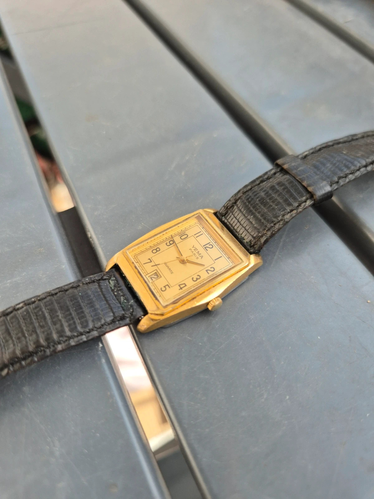 Montre Yema quartz doré – Yema – taille 30–38 mm 3