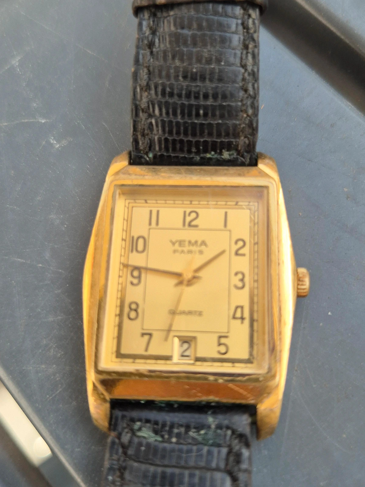 Montre Yema quartz doré – Yema – taille 30–38 mm 2