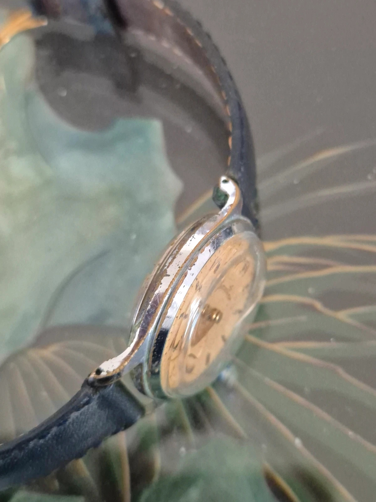 Montre Vintage Zenith (1949) Boîtier "Waterproof" Vissé Calibre 106-6 – Zenith – taille 30–38 mm 4