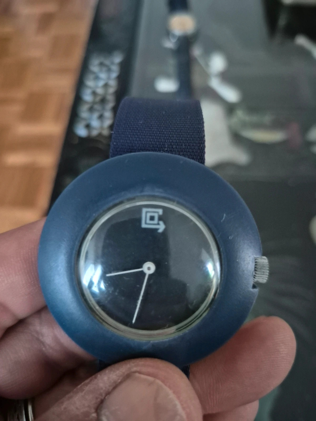 Montre Vintage Space Age Monobloc – Made in France Années 70– Fonctionne Parfaitement – taille 43–46 mm 5
