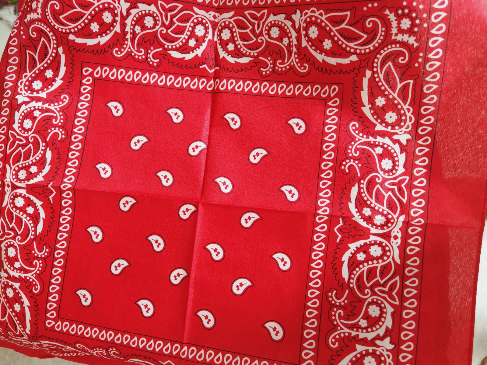 Red paisley bandana scarf – No Brand – taille Taille unique 3