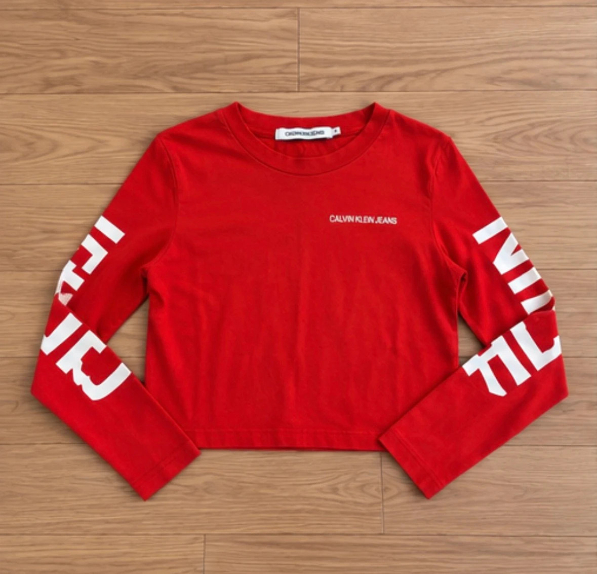 Haut Calvin Klein Jeans rouge taille S – Manches longues - streetwear