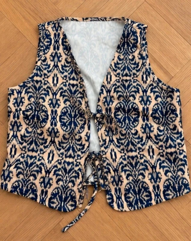 Gilet sans manches femme bleu marine et beige à motifs – Style bohème chic