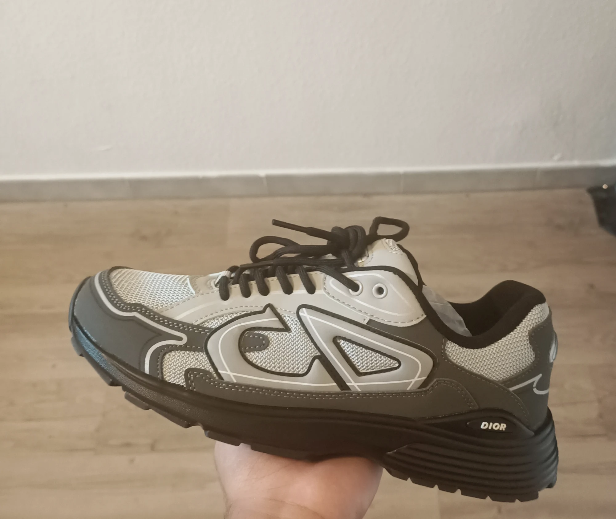 Sneakers Dior B30 gris et noir taille 44