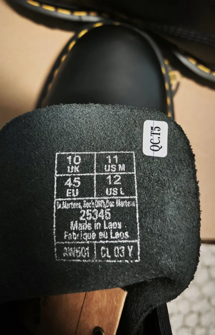 Bottines Dr. Martens 1460 noires en cuir – Dr. Martens – taille EU 45 4
