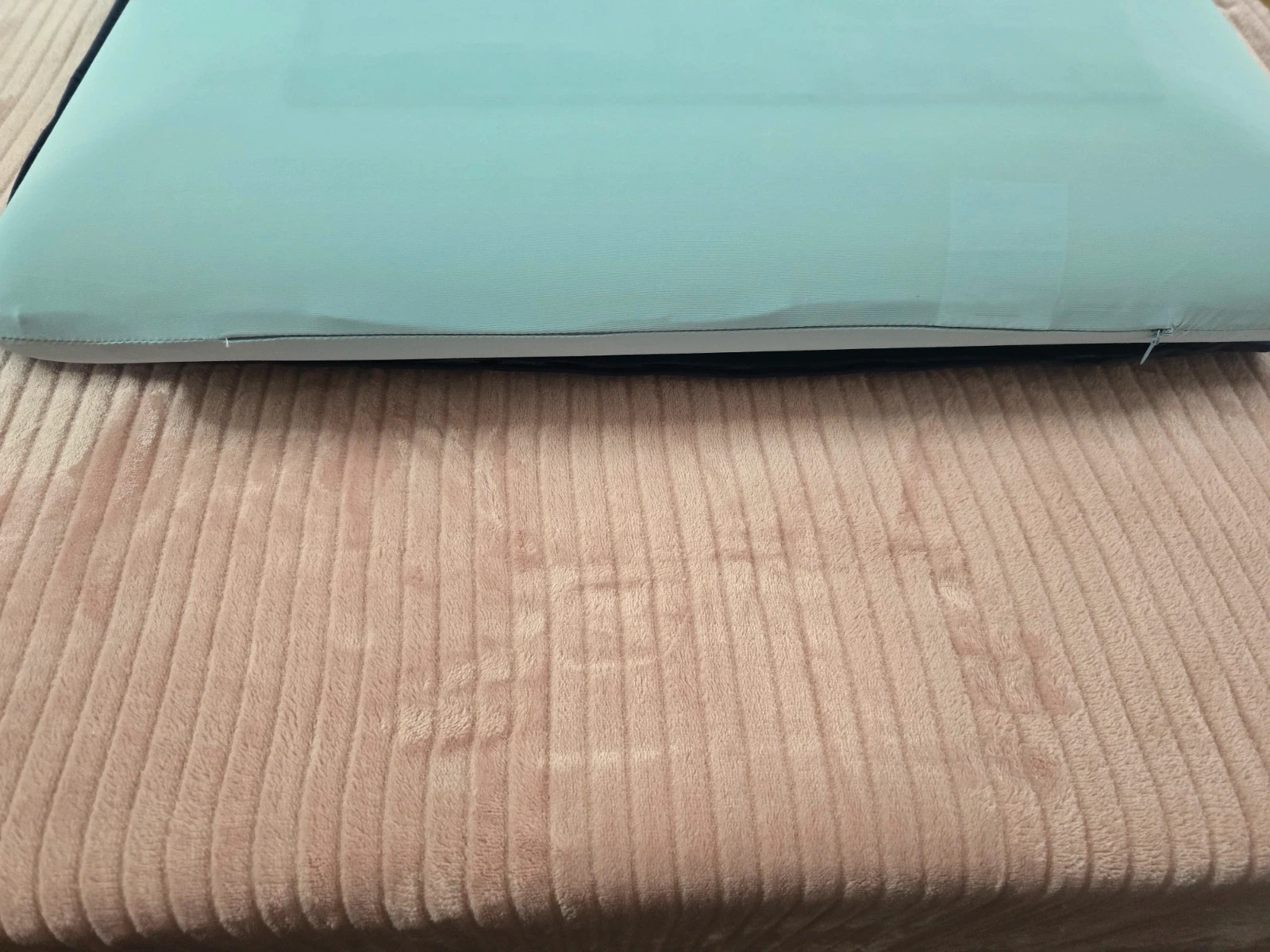 Oreiller à mémoire de forme ergonomique avec gel rafraîchissant 60x40 5