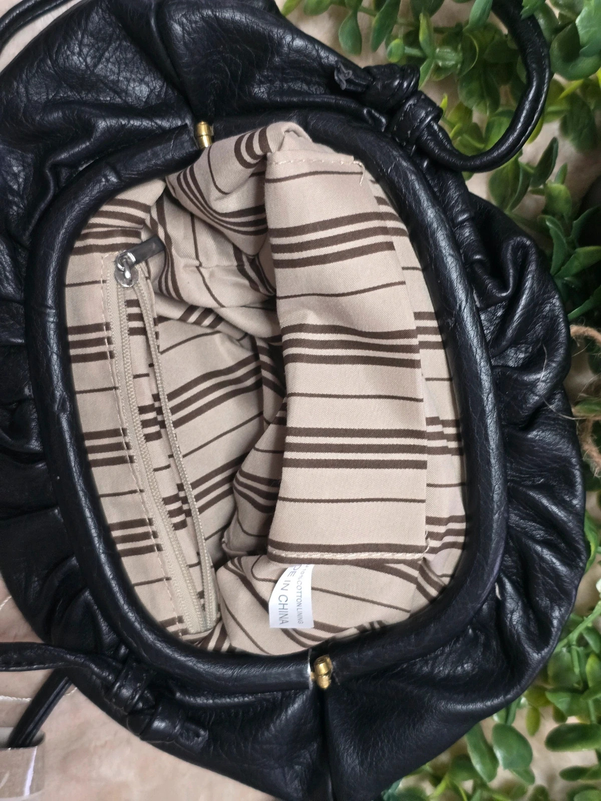 Sac pochette / bourse froncé noir style Neuf sans étiquette 4