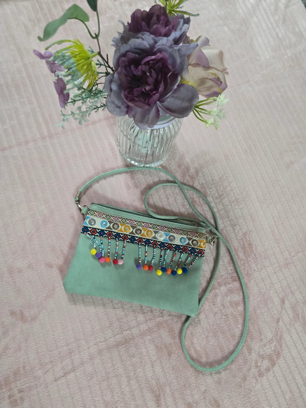 Pochette sac bandoulière vert d'eau style bohème ethnic chic