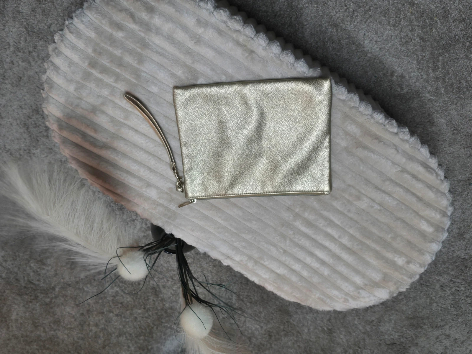 Pochette dorée Je suis une bombasse Les Vilaines Filles 3