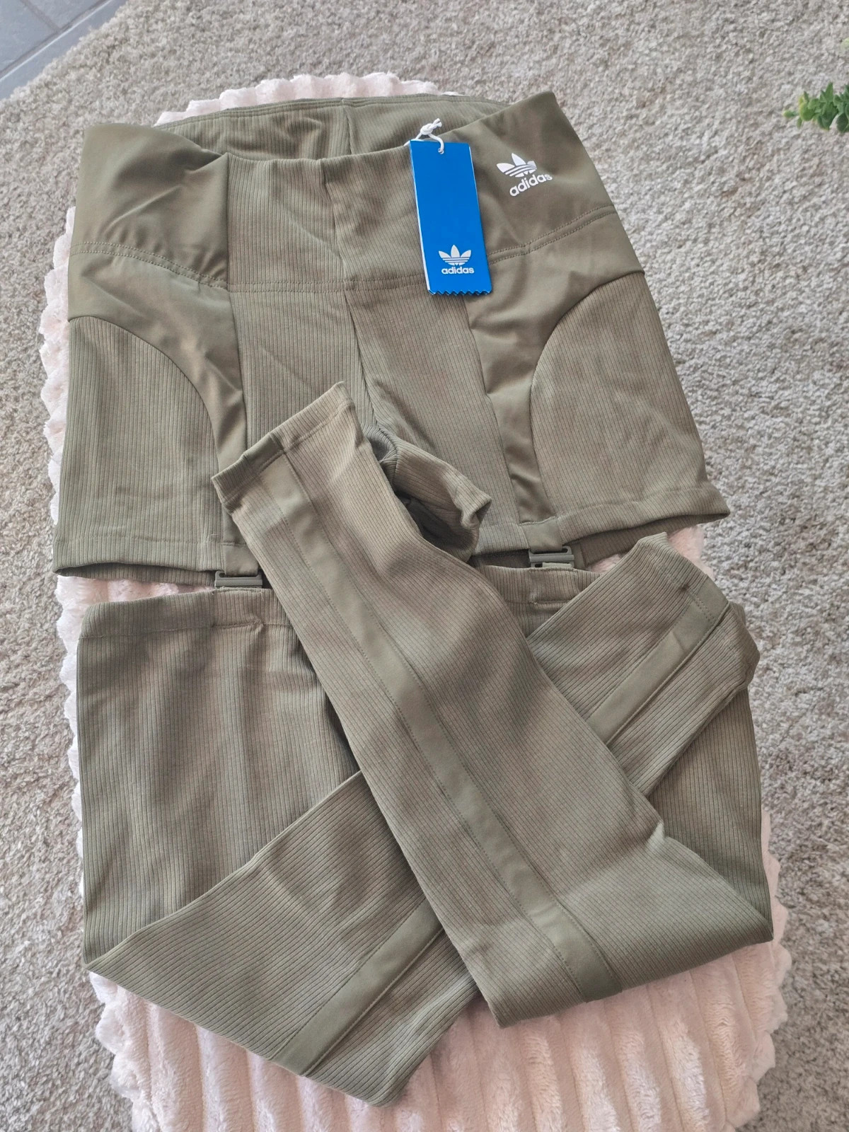 Legging modulable 2-en-1 Adidas Originals Rib Kaki Neuf avec étiquette FR 40 M/L – adidas – taille M / 38 / 10 5