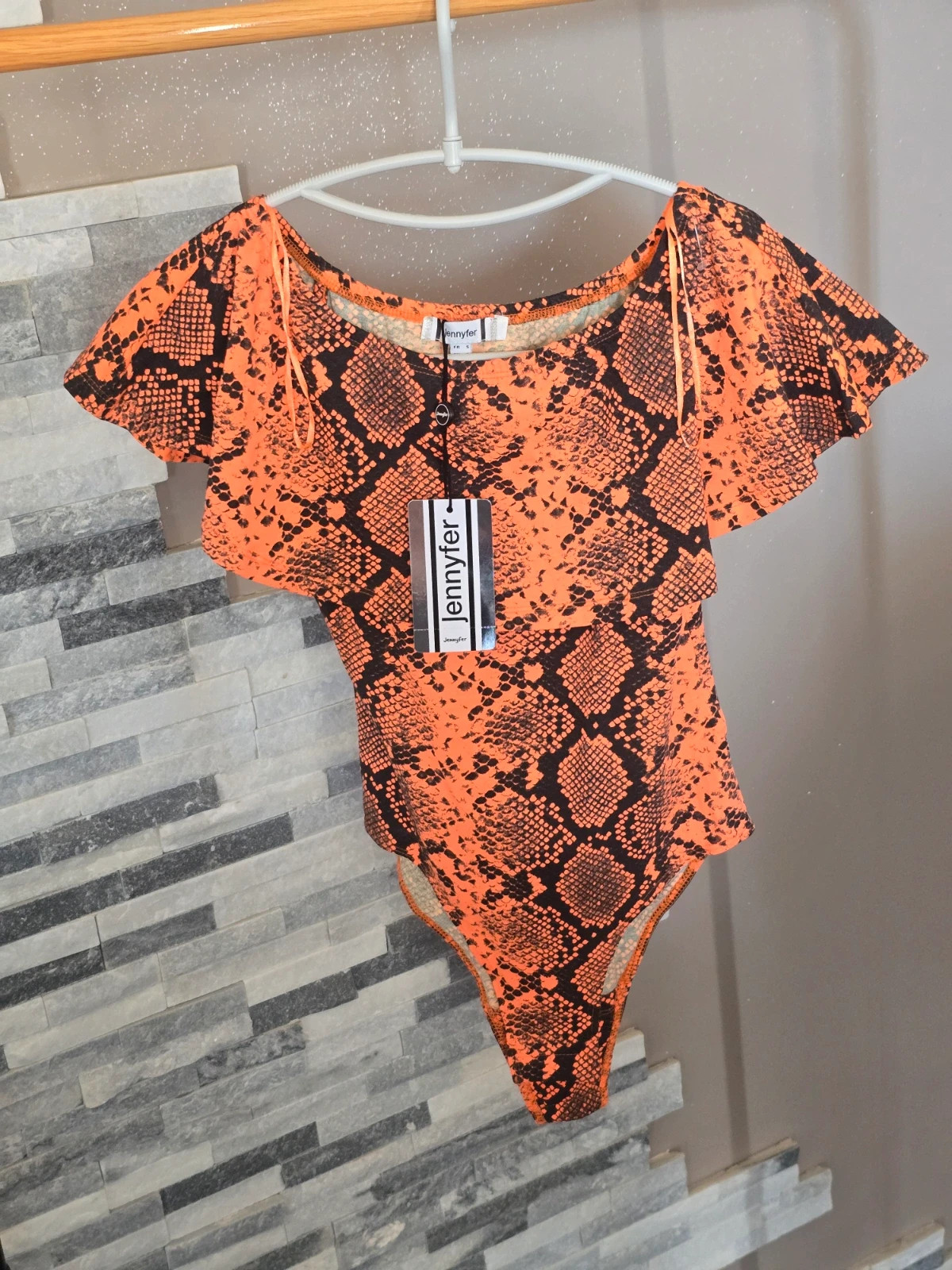 Body col bardot volanté imprimé serpent néon / orange Jennyfer Taille S Neuf avec étiquette – Jennyfer – taille S / 36 / 8 2