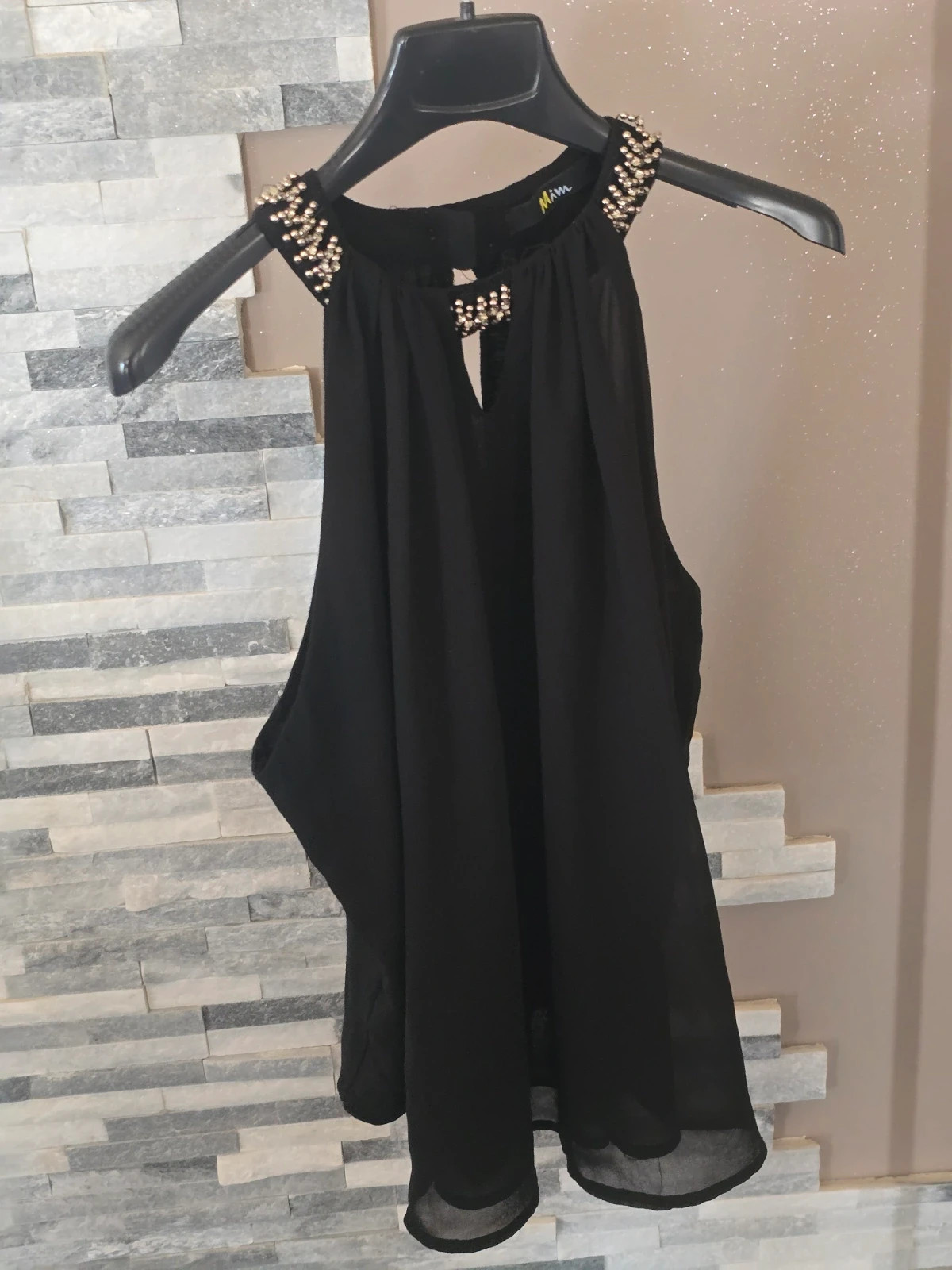 Top fluide noir col américain brodé de perles Mim Taille M