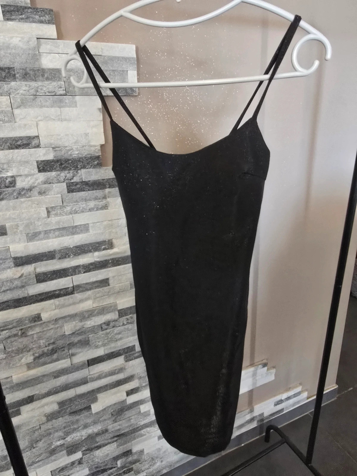 Robe courte noire pailletée à bretelles fines L/S Pronto Moda Italia