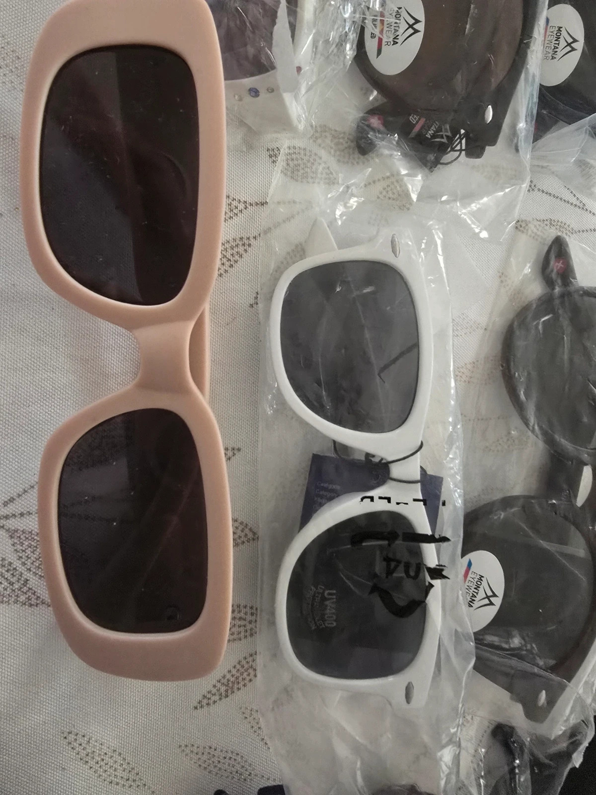 Lot de 18 lunettes de soleil neuves + 10 étuis Montana Eyewear & autres – Montana 5