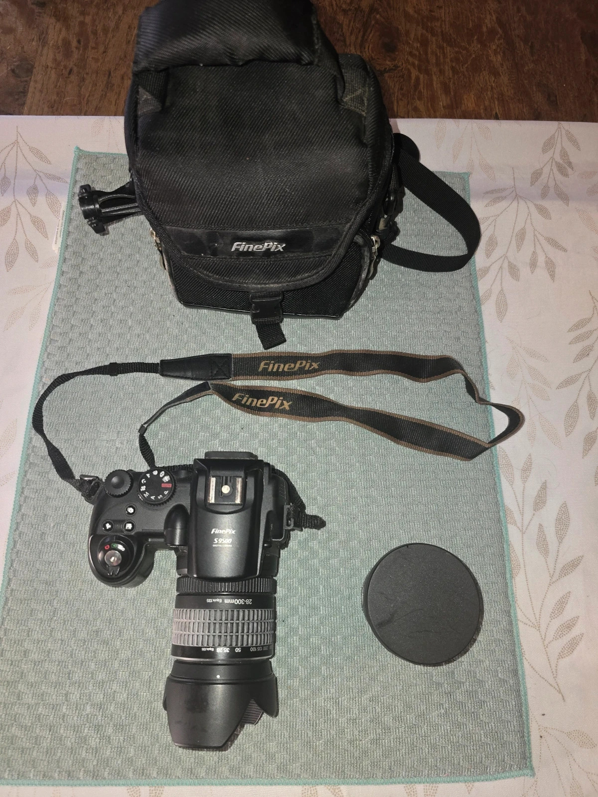 Pack Appareil Photo Bridge Fujifilm FinePix S9500 + Lentille Fisheye + Sacoche