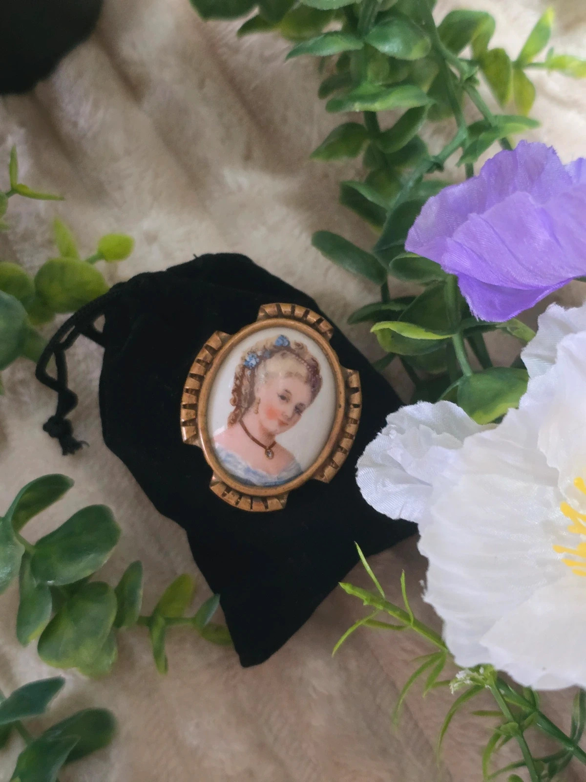 Broche Vintage Porcelaine de Limoges – Médaillon Camée Portrait Élégante – Limoges France