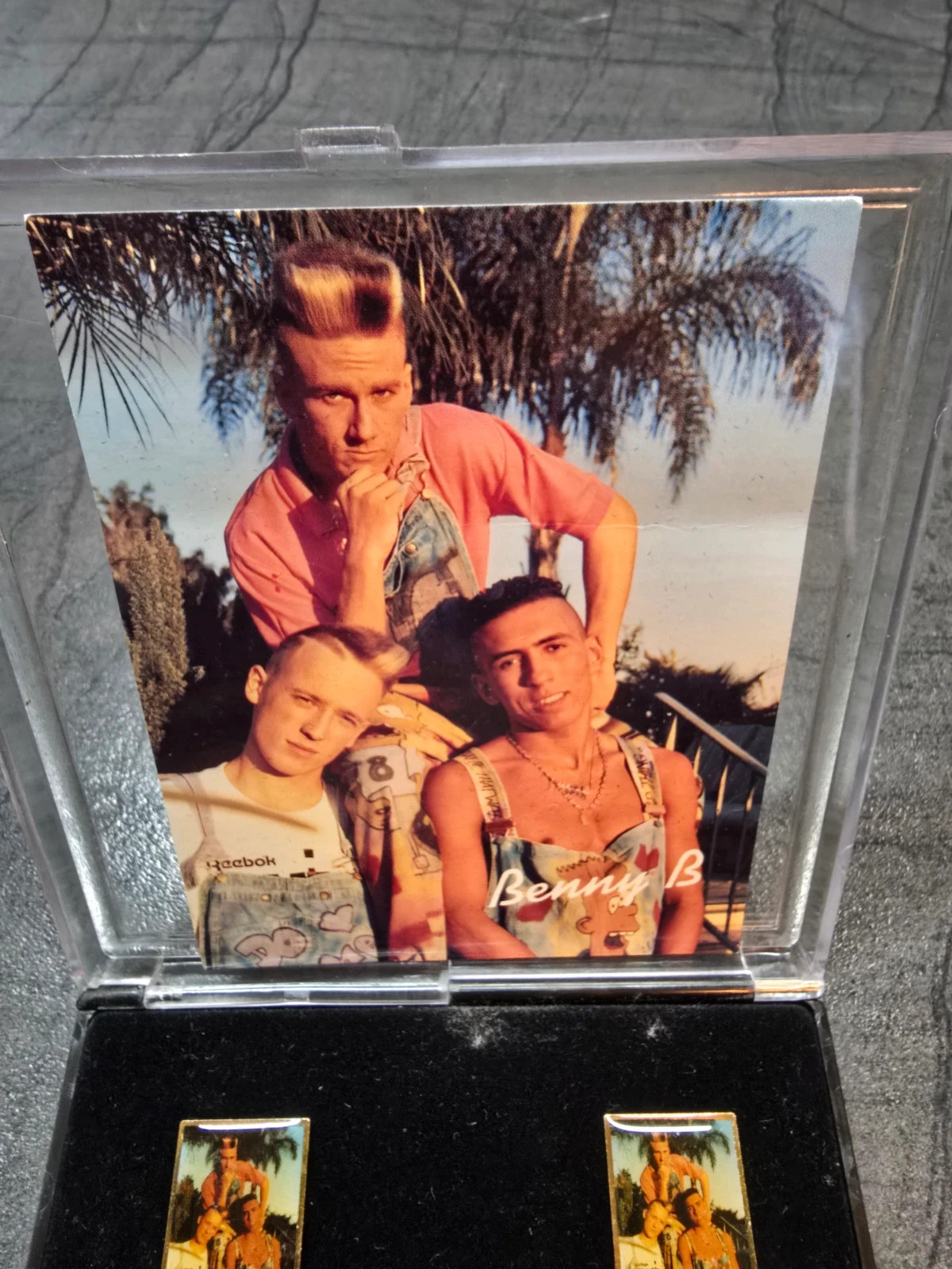 Coffret collector 5 Pin's Benny B Boîtier officiel Polygram 90s 4
