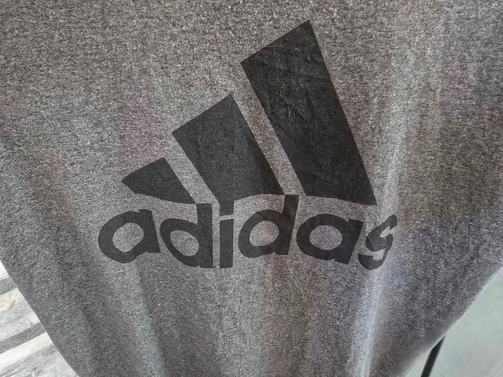 T-shirt Adidas « The Go-To Tee » Gris Chine Taille M – adidas – taille M 2