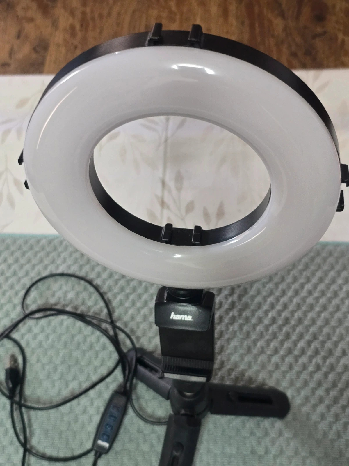 Ring Light LED Hama avec trépied de table et support smartphone – hama 2