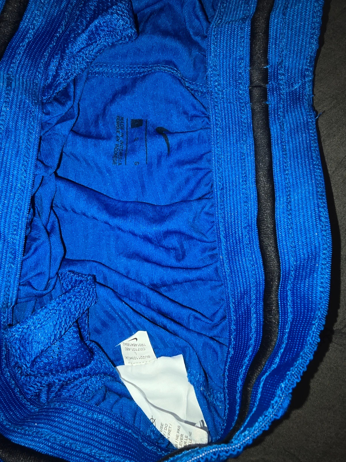 Short de sport Nike bleu roi.Taille L – Nike – taille L 3