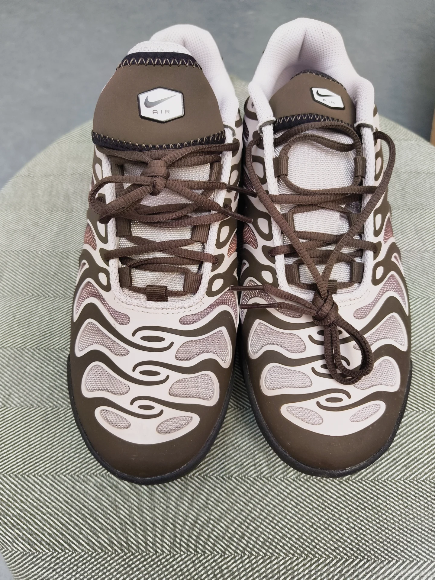 Baskets Nike Air Max Plus marron et beige – Nike – taille EU 40