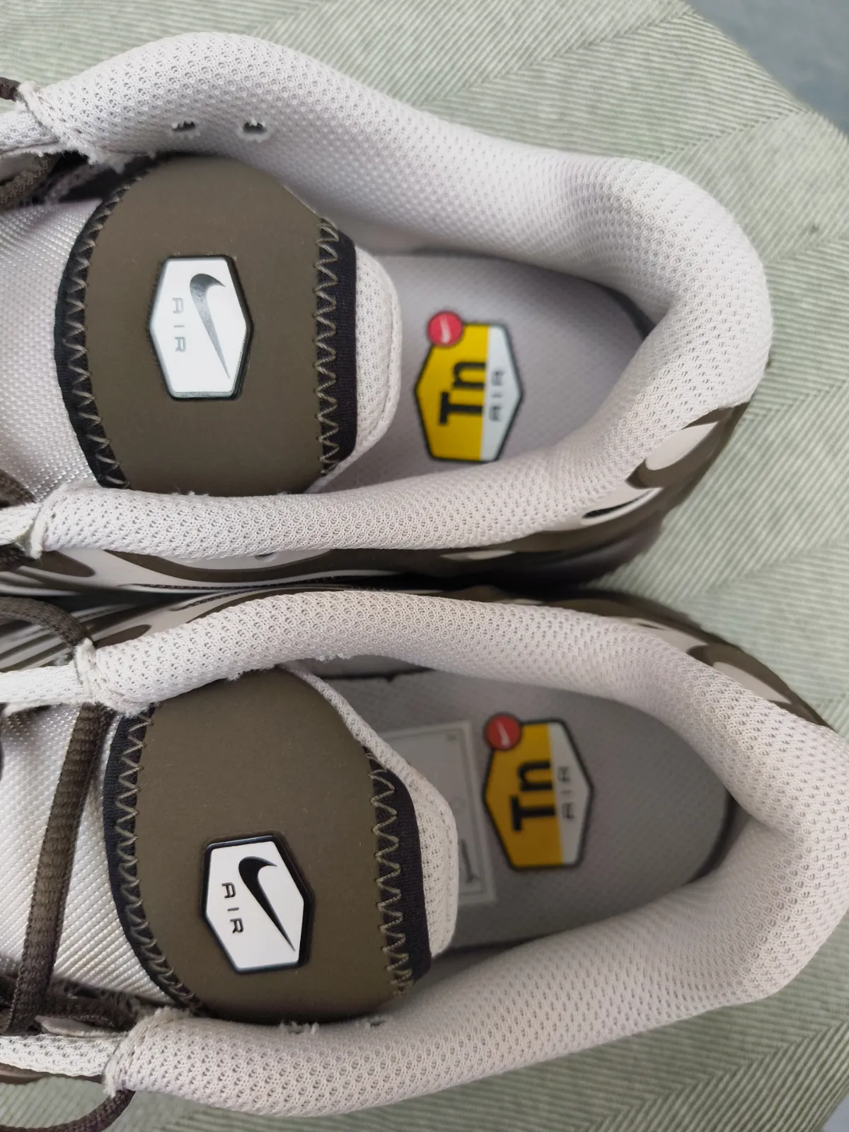Baskets Nike Air Max Plus marron et beige – Nike – taille EU 40 5
