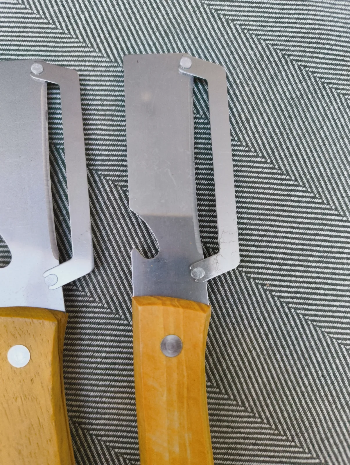 Lot de 4 couteaux éplucheurs avec manche en bois – Accessoires 3
