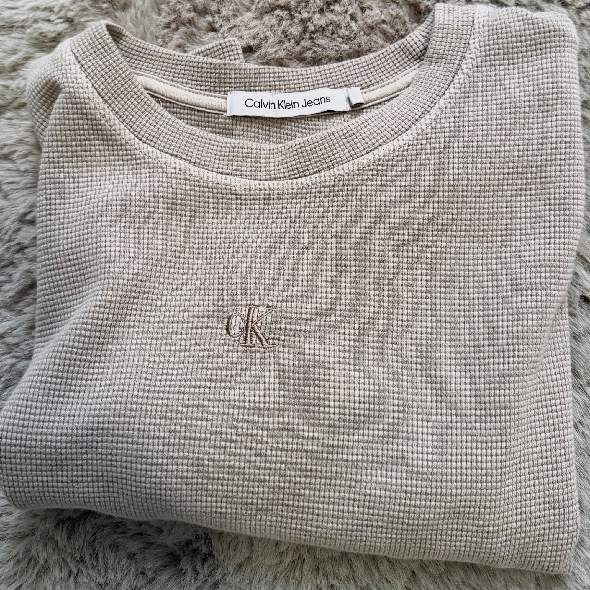 T-shirt gaufré Calvin Klein Jeans beige – Calvin Klein Jeans – taille S