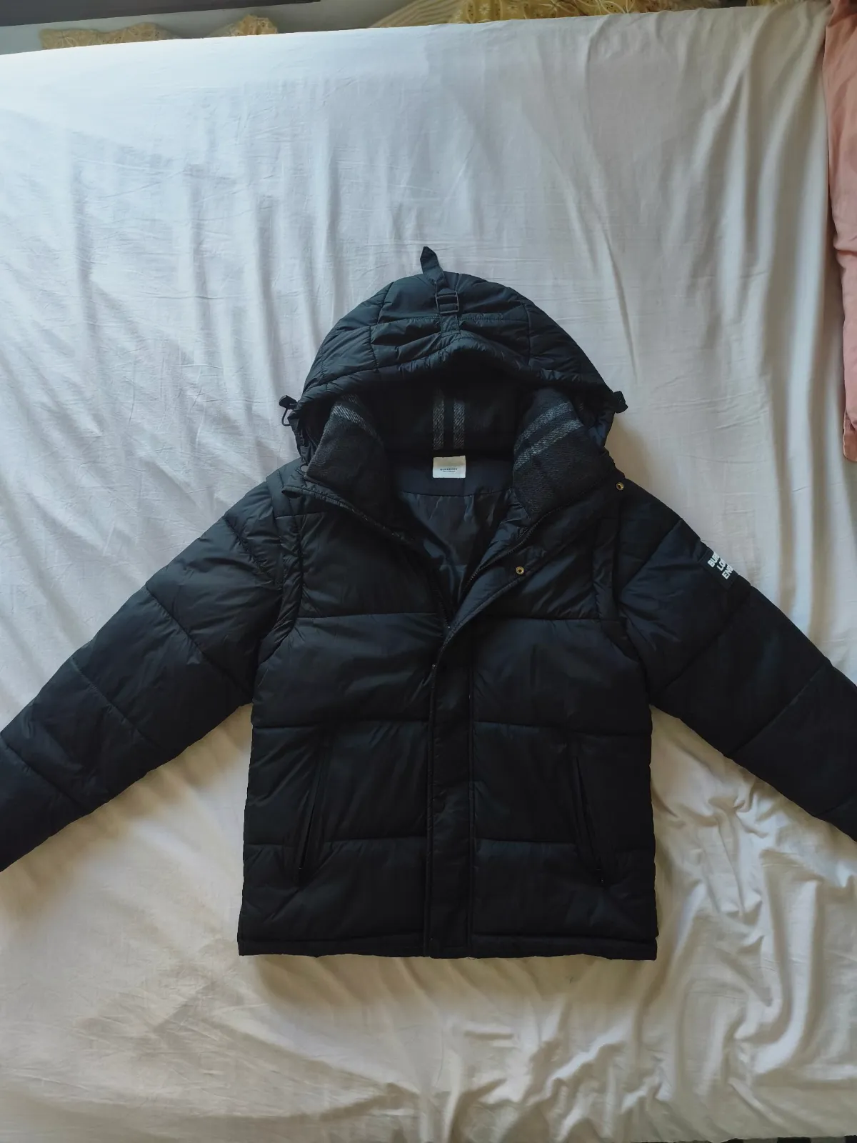 Doudoune noire Burberry – Taille M – Neuve sans étiquette – Burberry – taille M 8