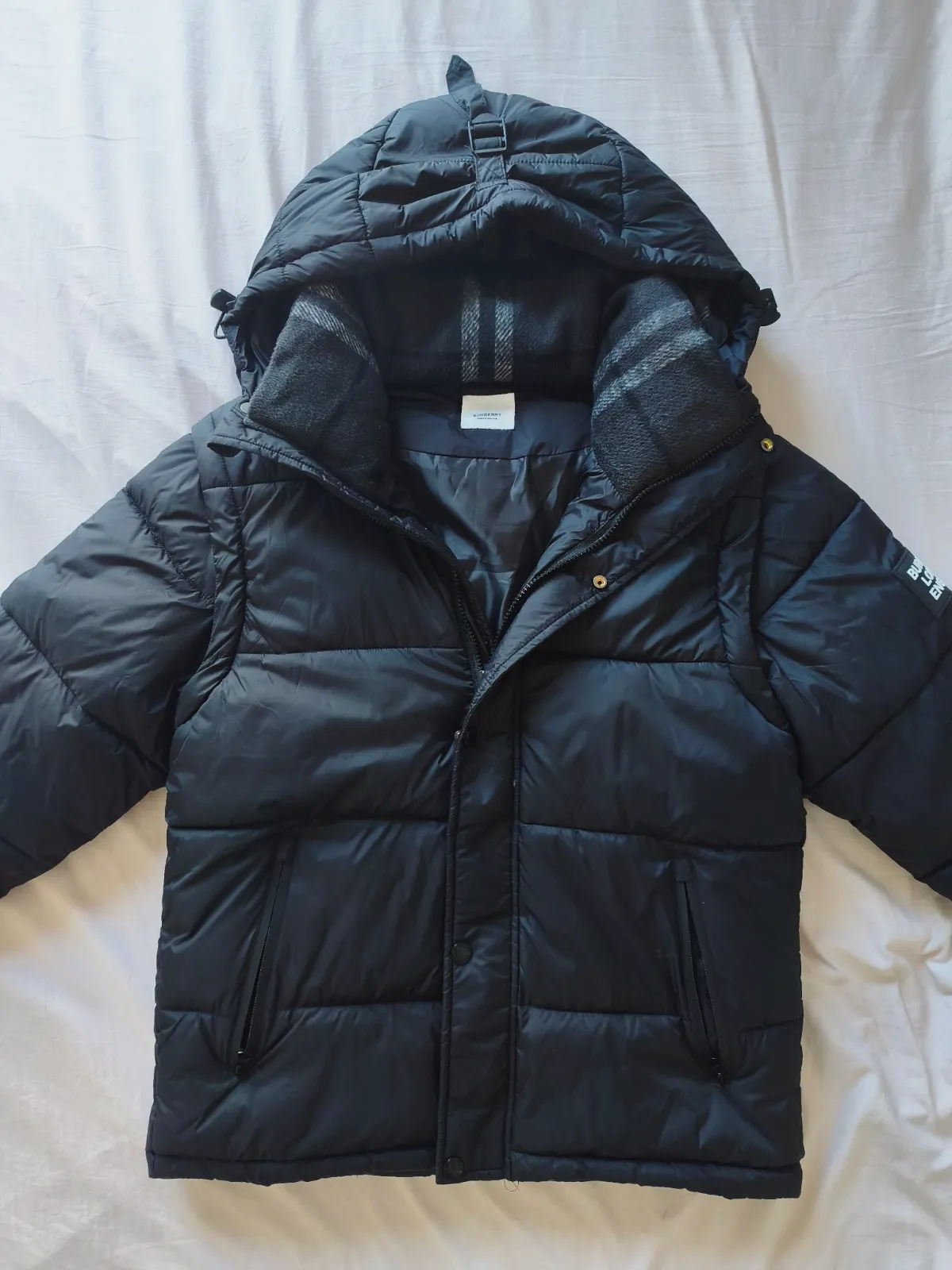 Doudoune noire Burberry – Taille M – Neuve sans étiquette – Burberry – taille M 7