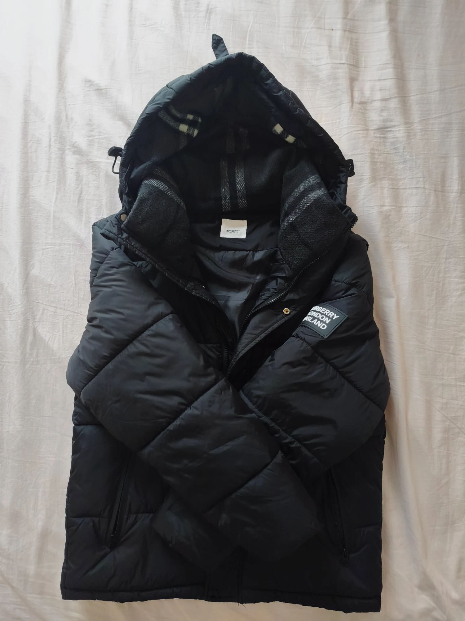 Doudoune noire Burberry – Taille M – Neuve sans étiquette