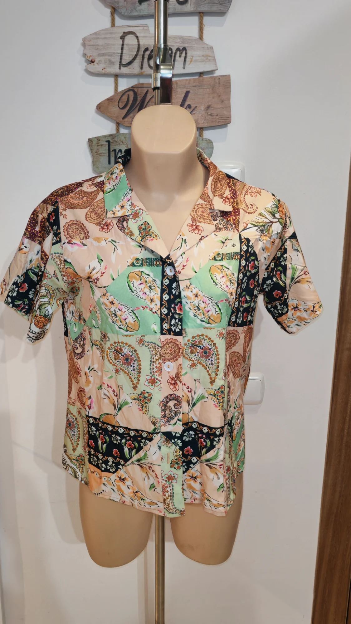 Camisa de manga corta con estampado de cachemira