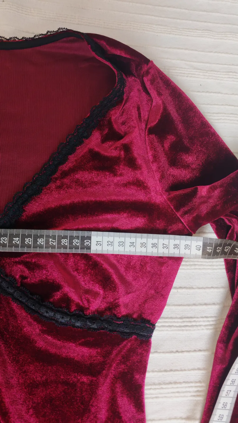 Vestido corto de terciopelo burdeos con encaje – Cider – taille XS 7