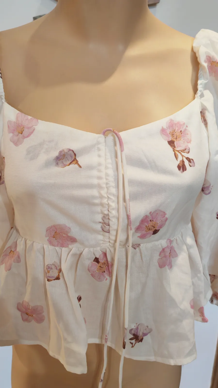Blusa corta floral con mangas abullonadas – Cider – taille M 4