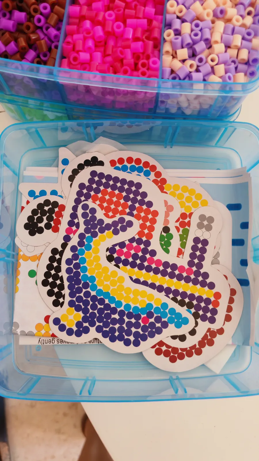 Maletín de cuentas para planchar multicolores – Sin marca – taille 7 años 8