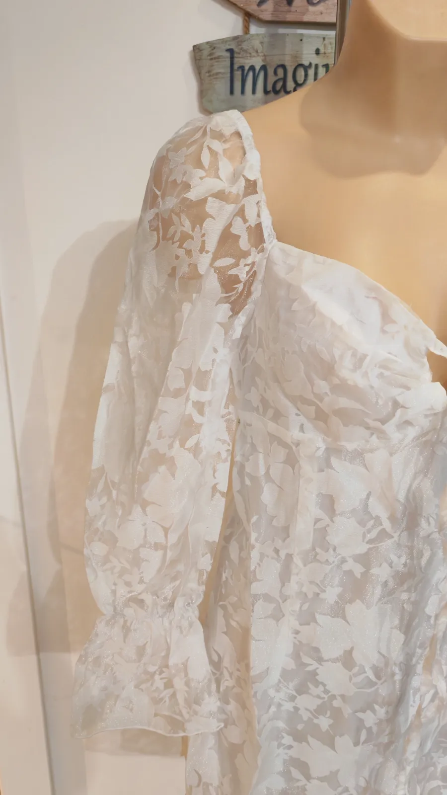Vestido corto blanco con encaje floral y mangas abullonadas – Cider – taille L 3