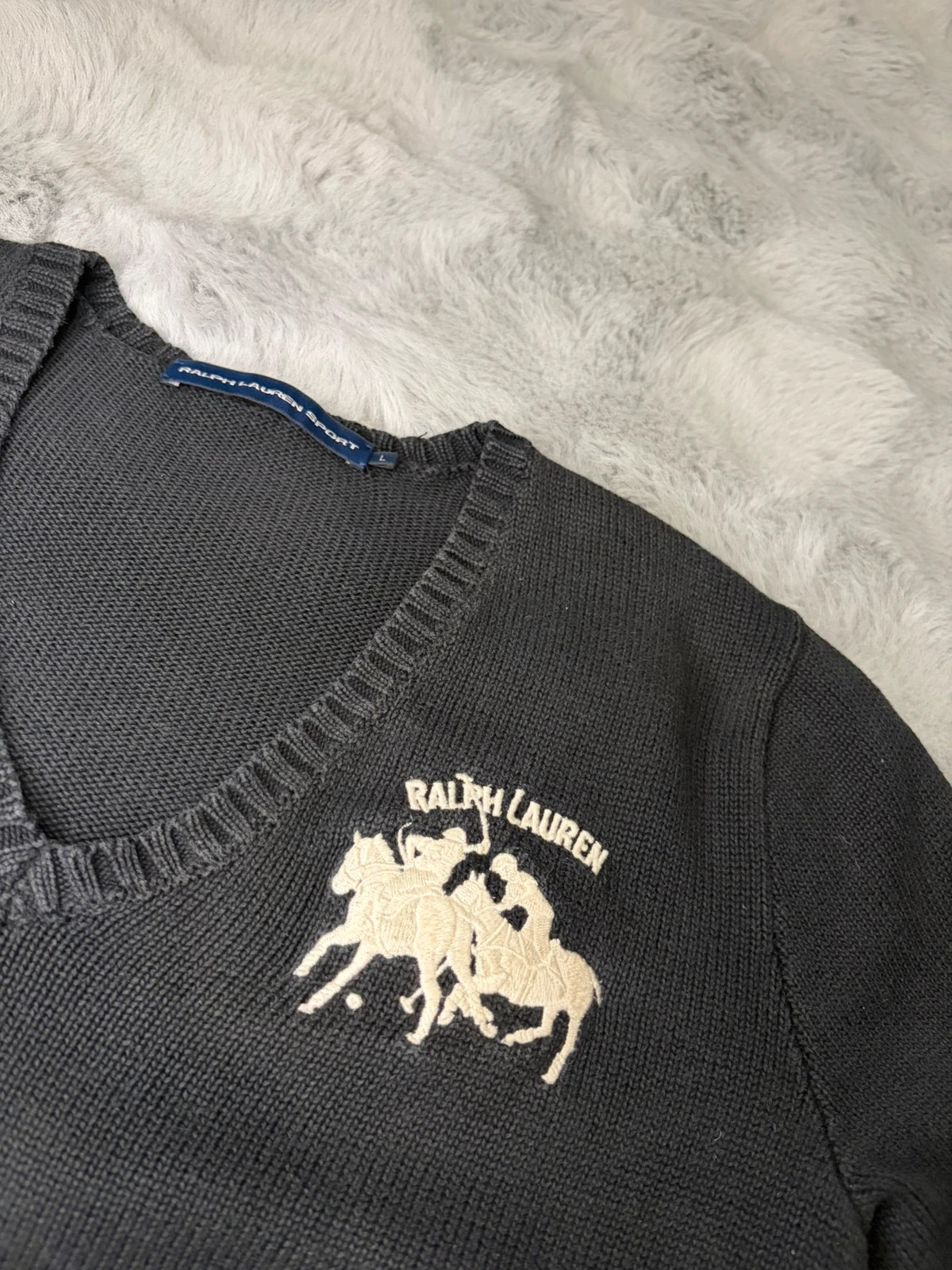 Ralph Lauren pull col V noir Grand logo brodé blanc Taille L Femme – Ralph Lauren – taille L / 40 / 12 4
