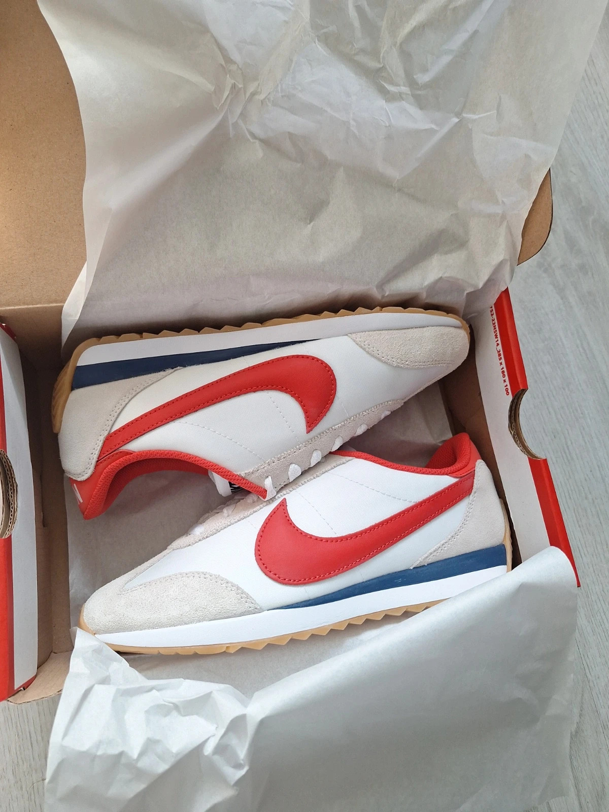 Nike shoes 38.5 new with tag