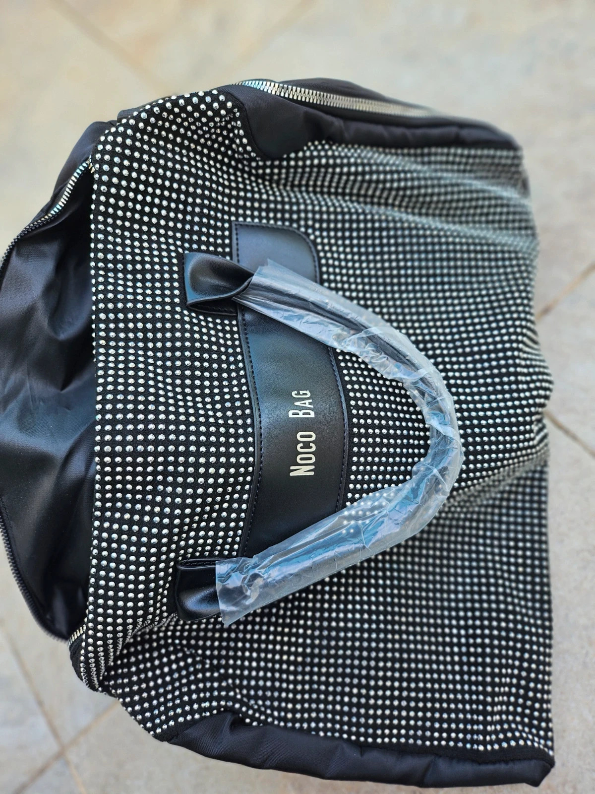 Brand new travel bag with shoe compartments – boutique independent 5