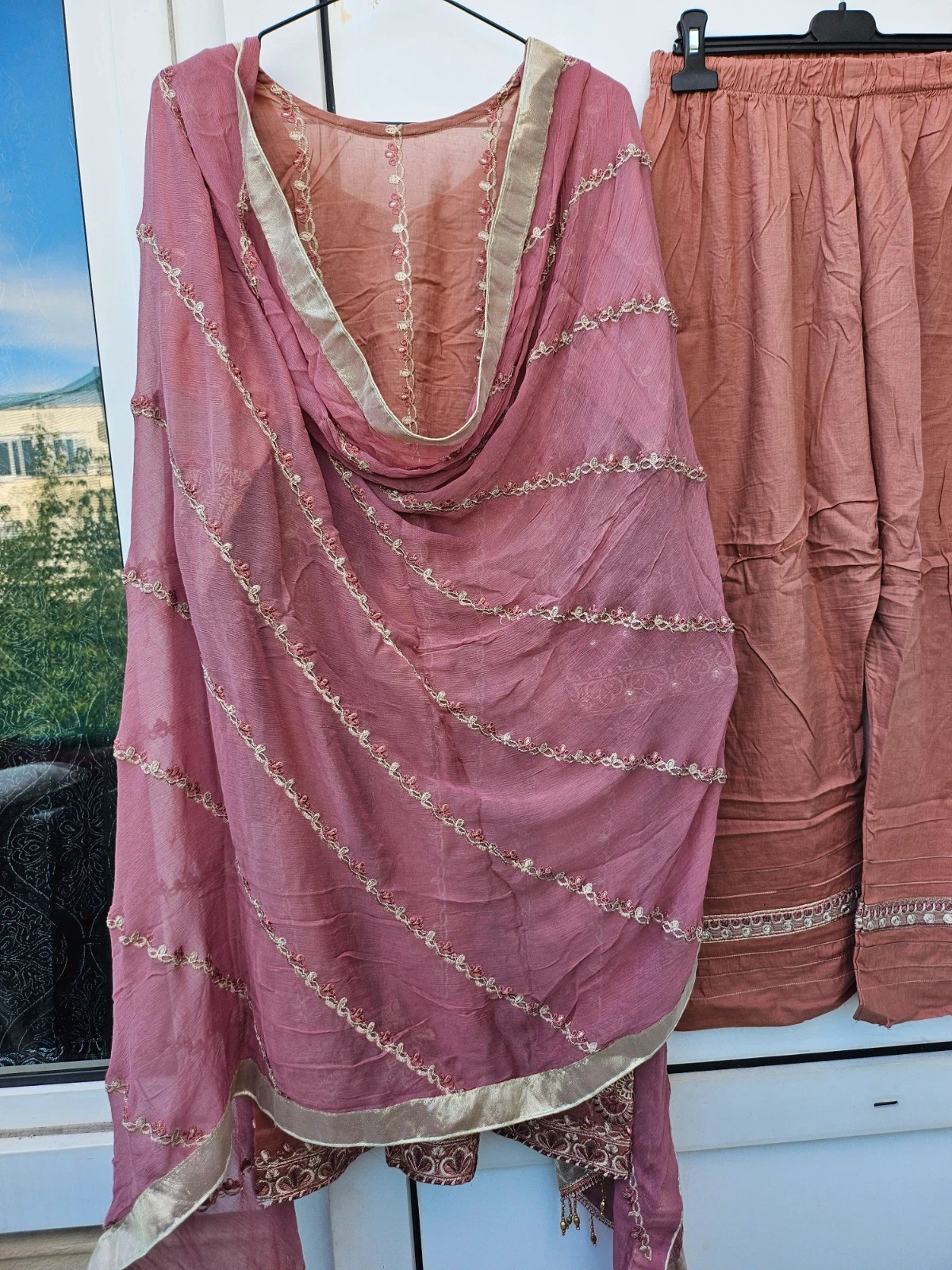 Swiss lawn party wear dress 4 pc – Motif – taille L / 40 / 12 5