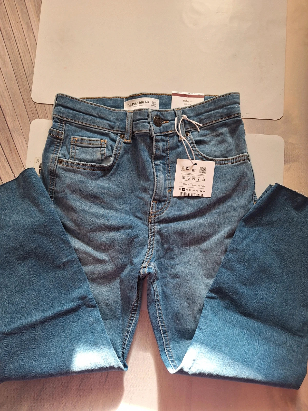 Pull and bear jeans capri 34 new with tag