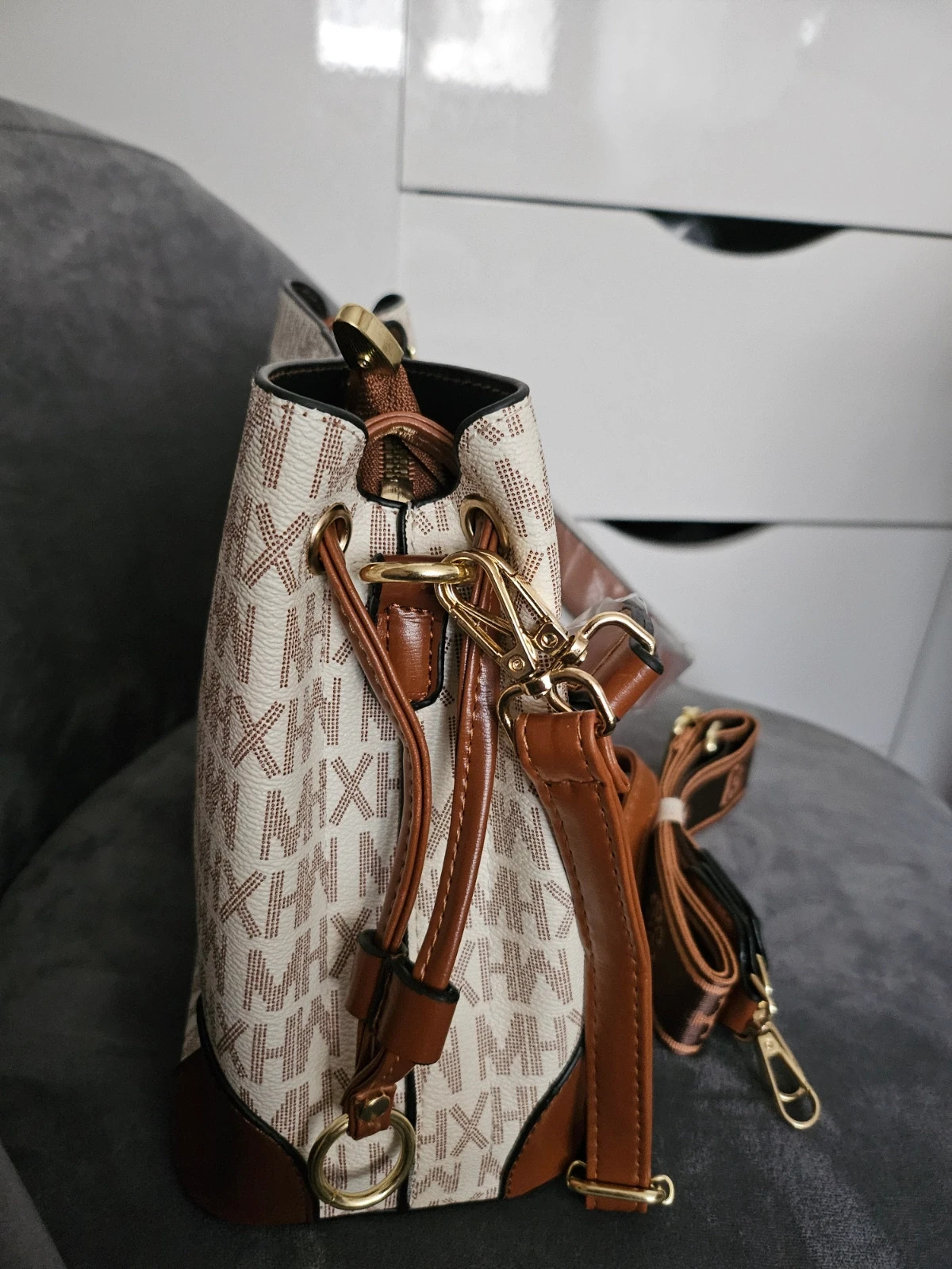 Brand new cross bag – boutique independent 3