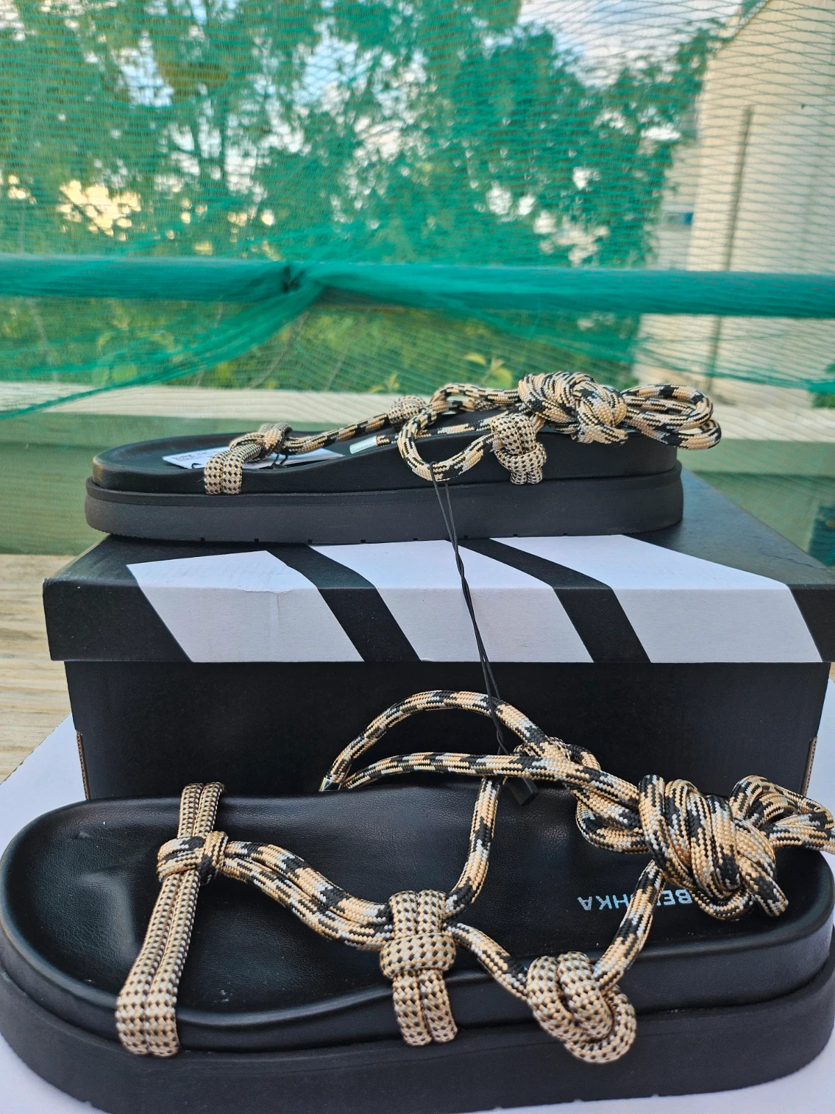 New with tag bershka Sandals 38 – Bershka – taille 38 2