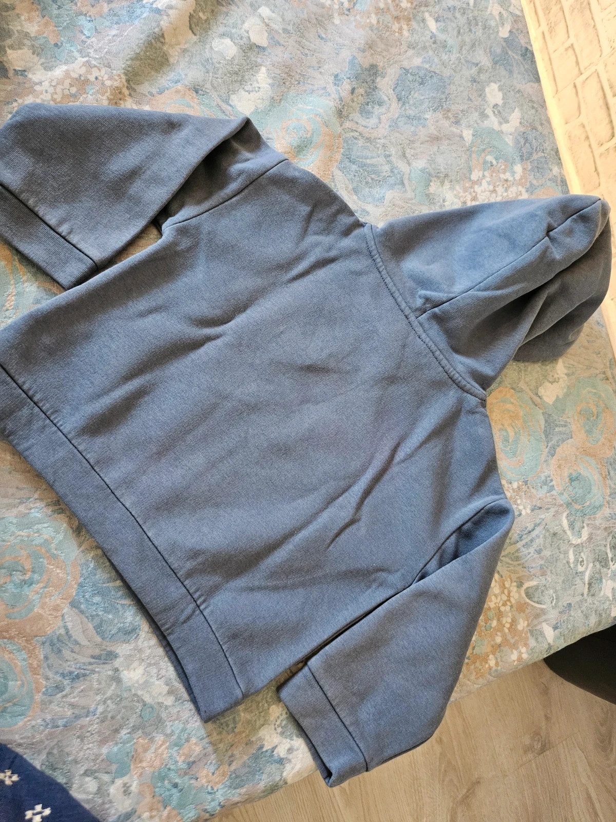 Hoodie for boys 4 years – Kiabi – taille 4 ans / 104 cm 2