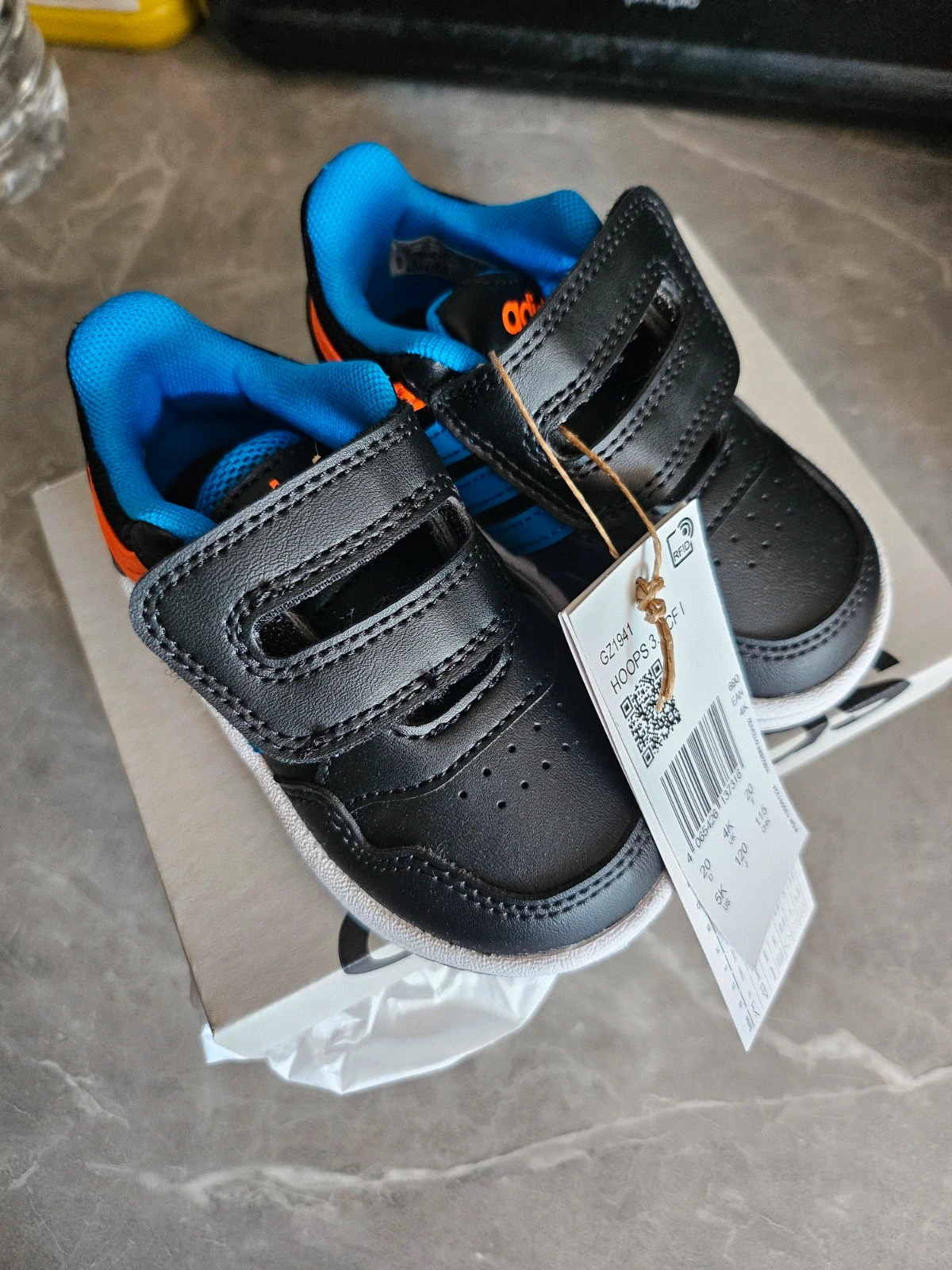 Adidas basket shoes 20