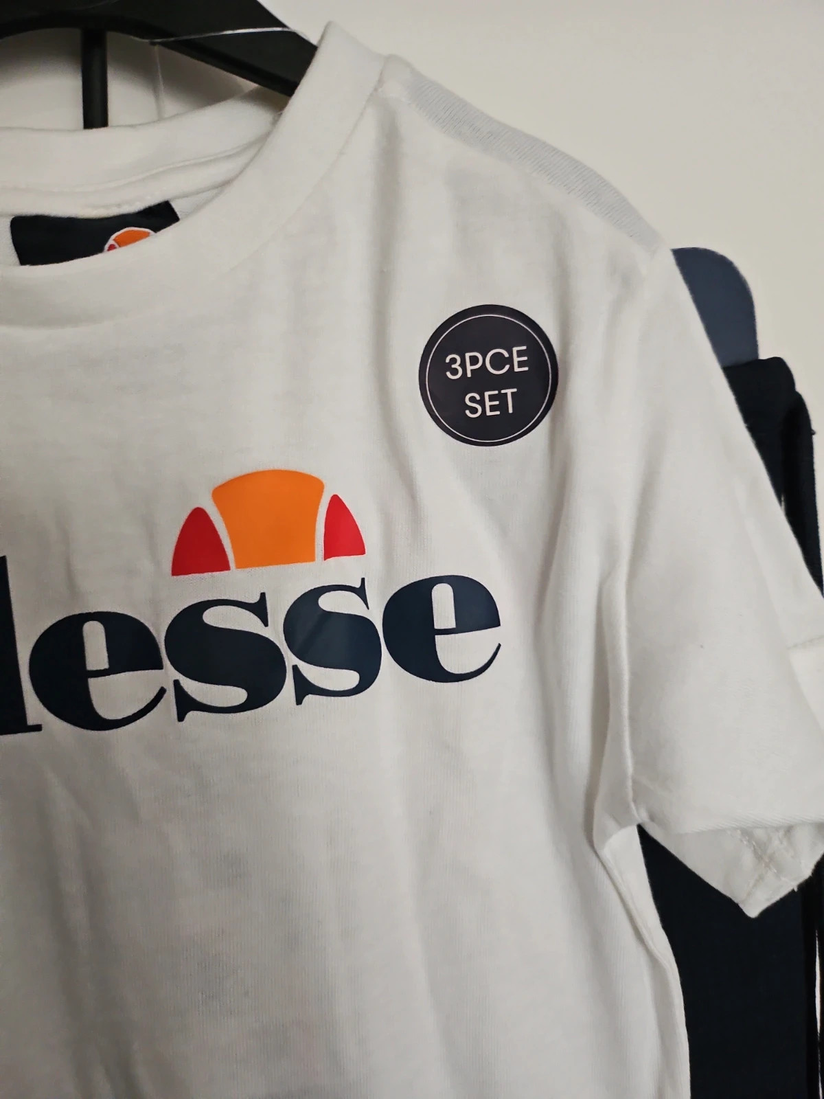 3 piece set for 3 to 4 years boys – Ellesse – taille 3 years 2