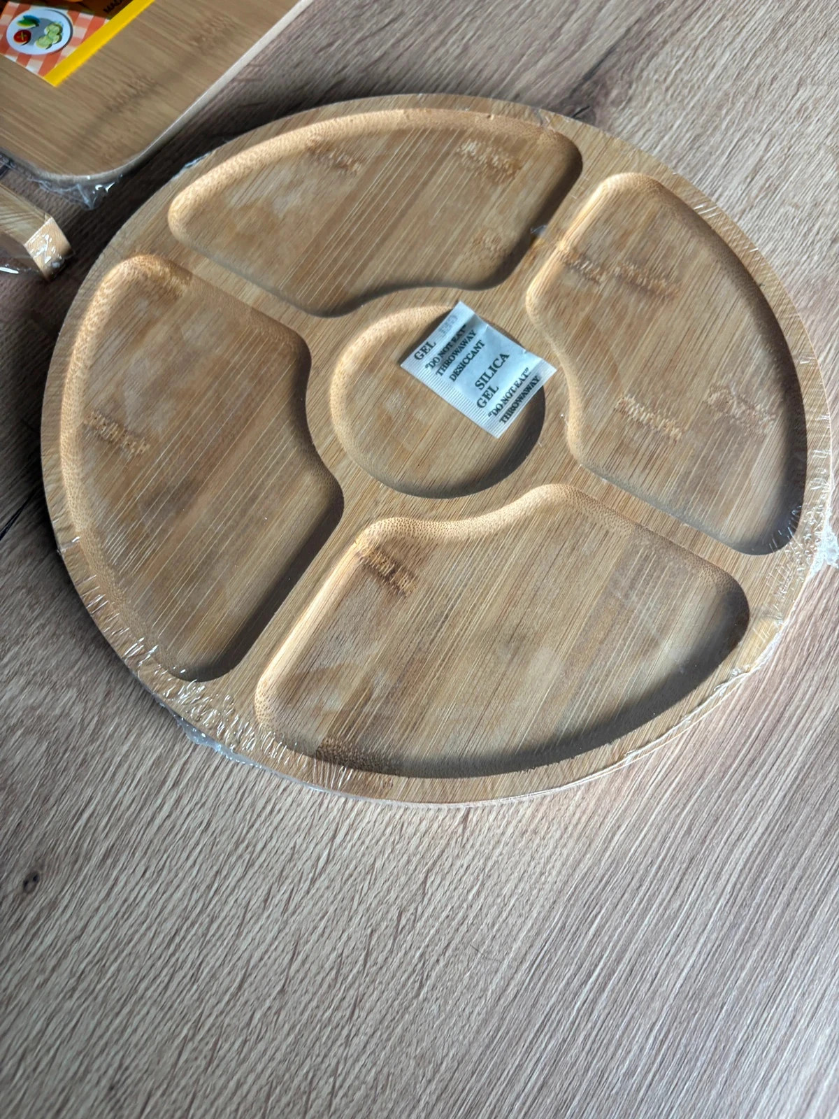 Lot 3 articles cuisine en bambou neufs - Planche, plateau, organisateur d’assiette – CASA 2