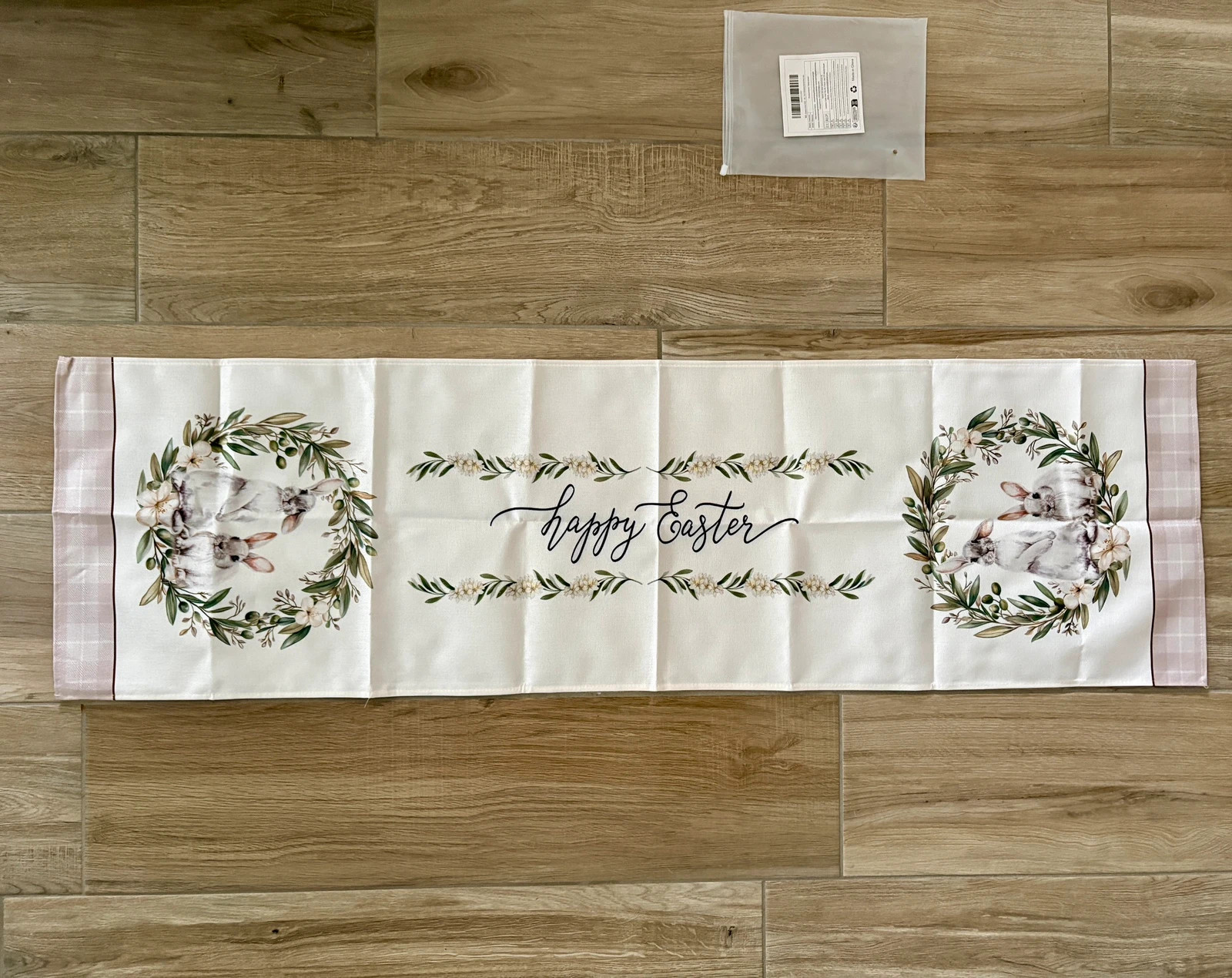 Chemin de Table de Pâques “Happy Easter” Lapins & Feuillage – Amazon
